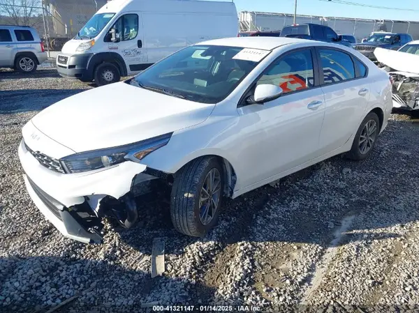 3KPF24AD6PE642124 2023 KIA FORTE - Image 2