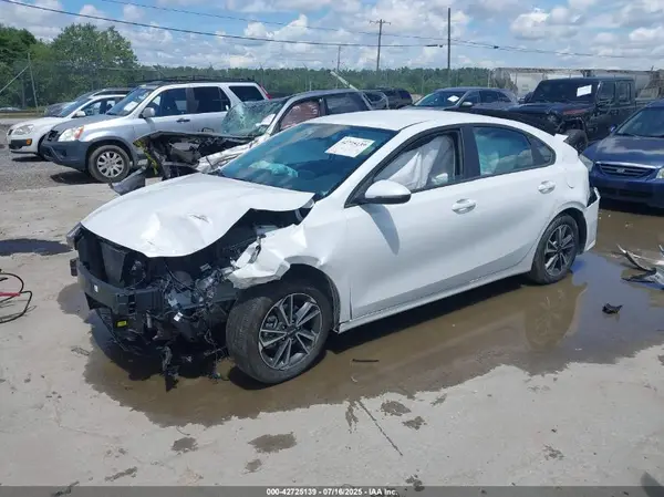 3KPF24AD6PE642558 2023 KIA FORTE - Image 2