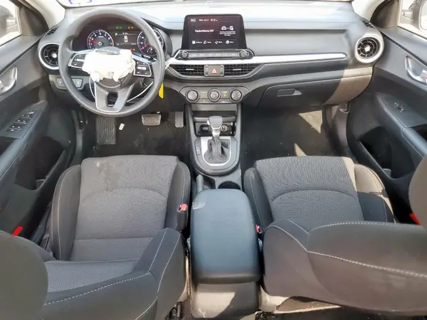 3KPF24AD6PE643967 2023 KIA FORTE - Image 8