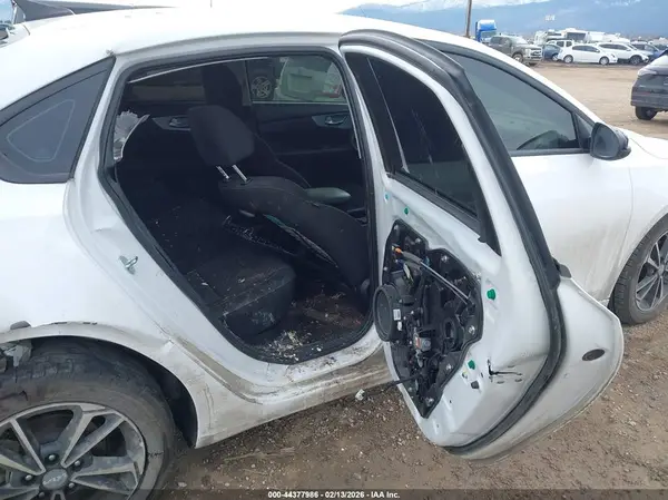 3KPF24AD6PE644097 2023 KIA FORTE - Image 8