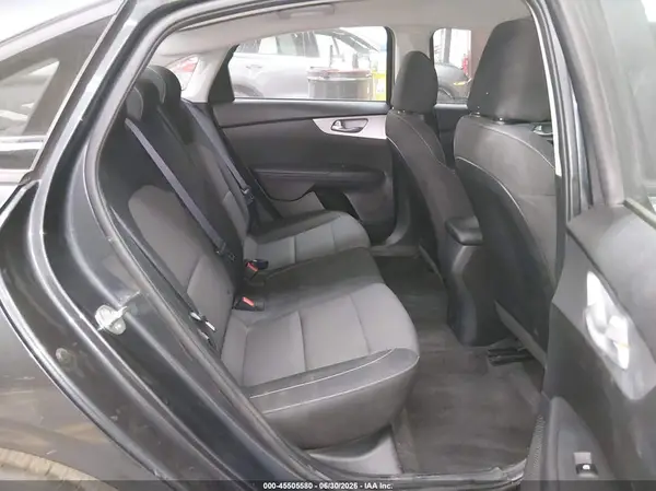 3KPF24AD6PE645086 2023 KIA FORTE - Image 8