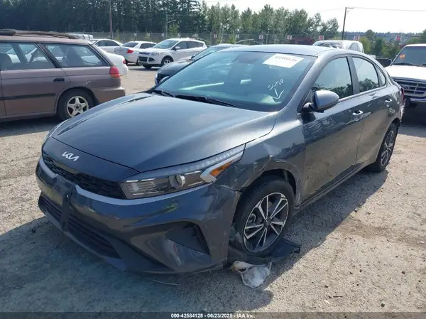 3KPF24AD6PE645315 2023 KIA FORTE - Image 2