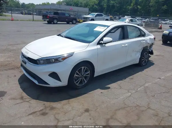 3KPF24AD6PE645816 2023 KIA FORTE - Image 2