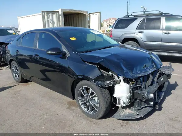 3KPF24AD6PE646187 2023 KIA FORTE - Image 1