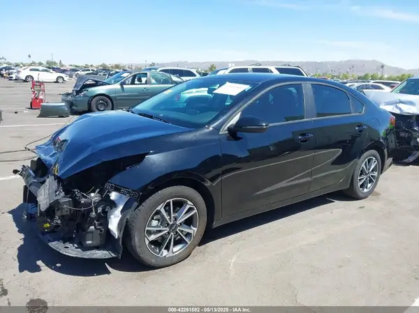 3KPF24AD6PE646187 2023 KIA FORTE - Image 2