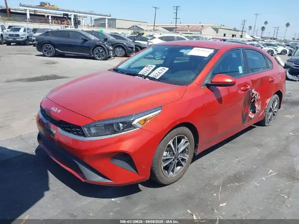 3KPF24AD6PE646786 2023 KIA FORTE - Image 2
