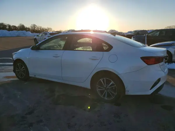 3KPF24AD6PE646822 2023 KIA FORTE - Image 2