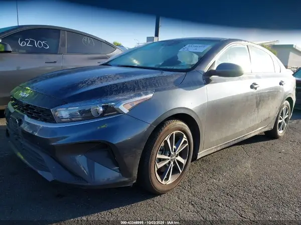 3KPF24AD6PE647341 2023 KIA FORTE - Image 2