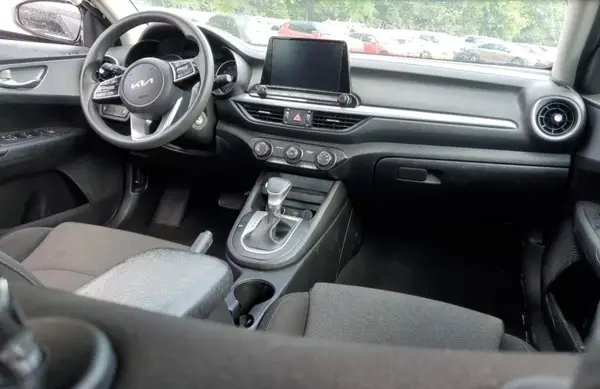 3KPF24AD6PE647985 2023 KIA FORTE - Image 8