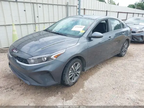 3KPF24AD6PE649011 2023 KIA FORTE - Image 2