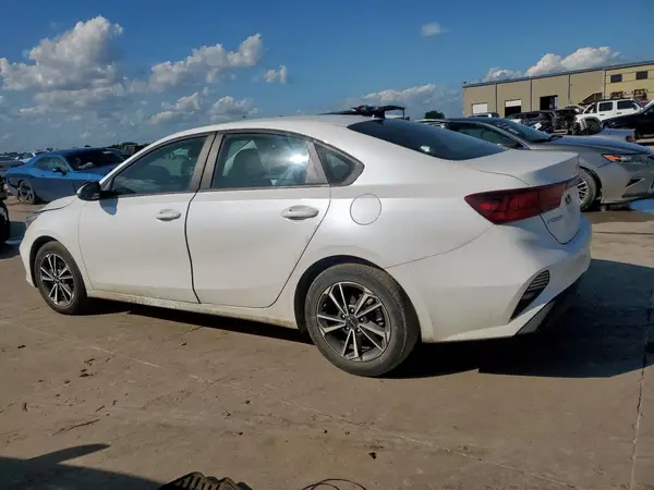 3KPF24AD6PE649753 2023 KIA FORTE - Image 2