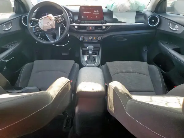 3KPF24AD6PE650174 2023 KIA FORTE - Image 8