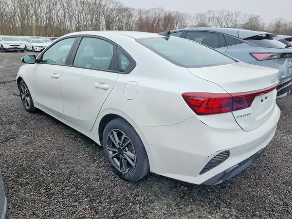 3KPF24AD6PE650286 2023 KIA FORTE - Image 2