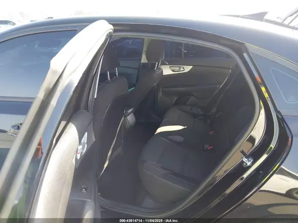 3KPF24AD6PE650305 2023 KIA FORTE - Image 8