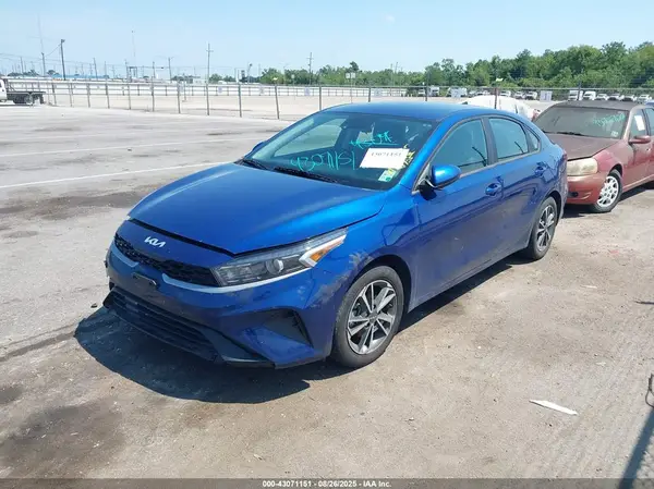 3KPF24AD6PE650353 2023 KIA FORTE - Image 2