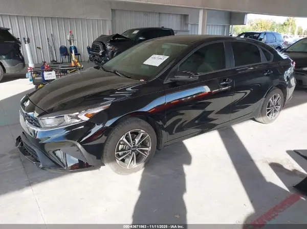 3KPF24AD6PE650854 2023 KIA FORTE - Image 2