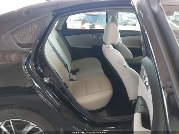 3KPF24AD6PE650854 2023 KIA FORTE - Image 8