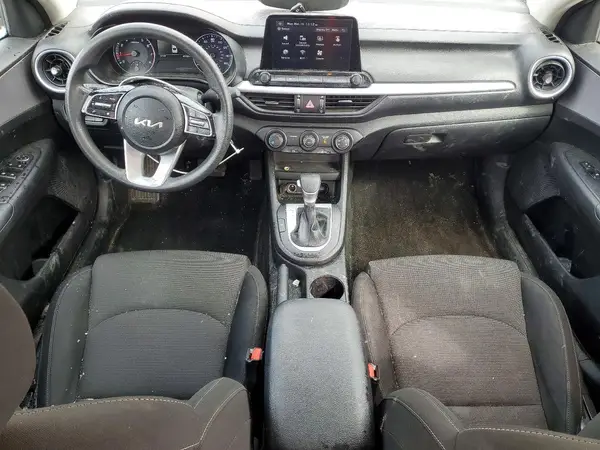 3KPF24AD6PE651356 2023 KIA FORTE - Image 8