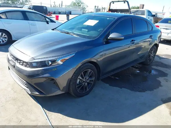3KPF24AD6PE652054 2023 KIA FORTE - Image 2