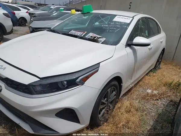 3KPF24AD6PE653026 2023 KIA FORTE - Image 2