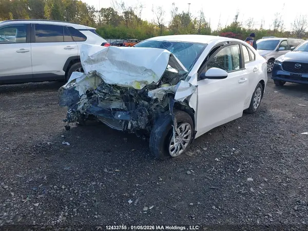 3KPF24AD6PE653396 2023 KIA FORTE - Image 2