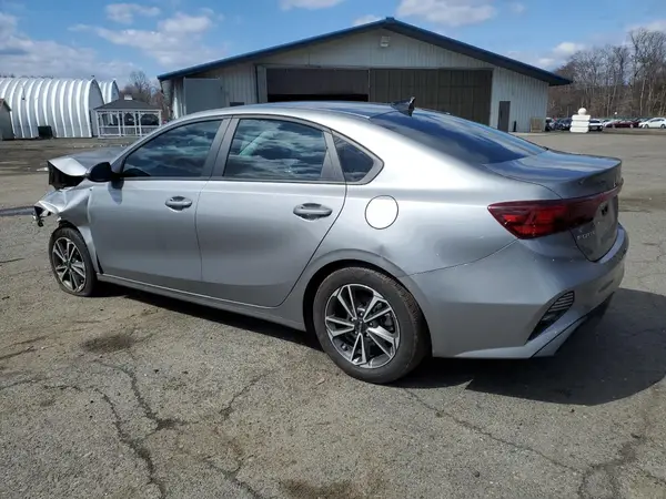 3KPF24AD6PE654354 2023 KIA FORTE - Image 2