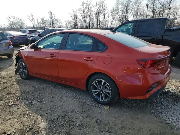 3KPF24AD6PE658565 2023 KIA FORTE - Image 2