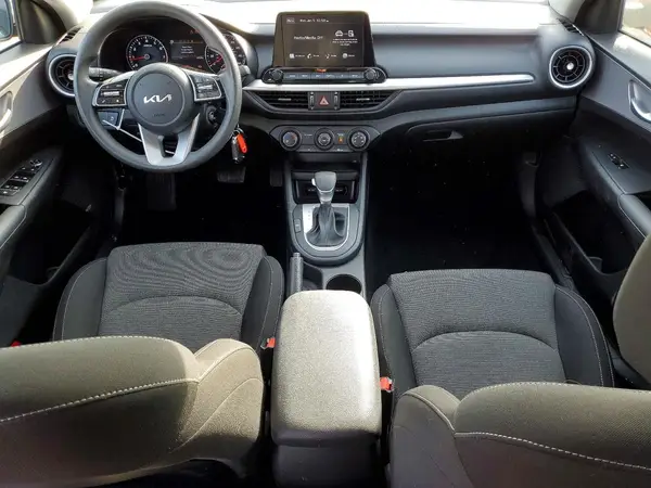 3KPF24AD6PE658565 2023 KIA FORTE - Image 8