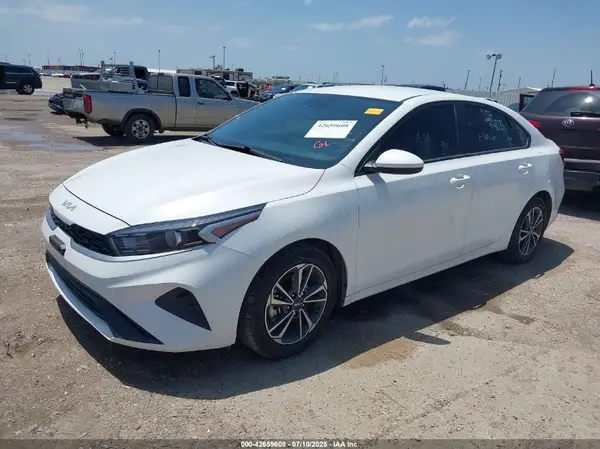 3KPF24AD6PE659053 2023 KIA FORTE - Image 2