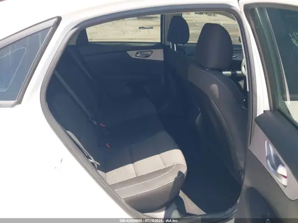 3KPF24AD6PE659053 2023 KIA FORTE - Image 8