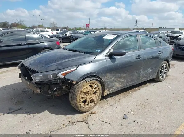 3KPF24AD6PE661014 2023 KIA FORTE - Image 2
