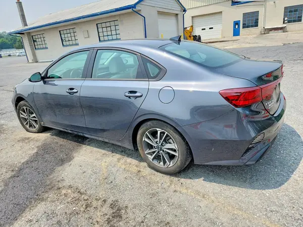 3KPF24AD6PE661885 2023 KIA FORTE - Image 2