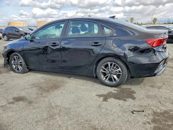 3KPF24AD6PE662907 2023 KIA FORTE - Image 2