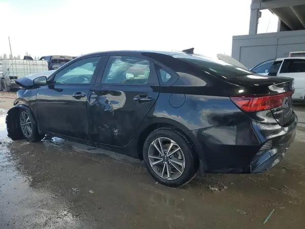 3KPF24AD6PE663443 2023 KIA FORTE - Image 2