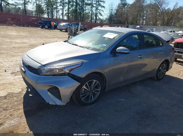 3KPF24AD6PE666410 2023 KIA FORTE - Image 2