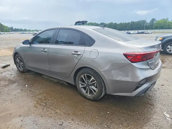 3KPF24AD6PE668710 2023 KIA FORTE - Image 2