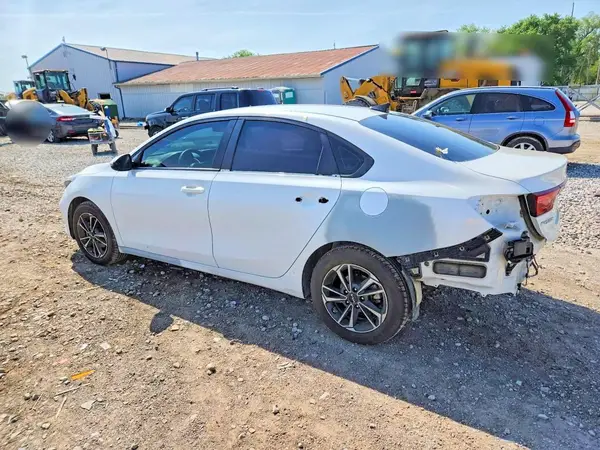 3KPF24AD6PE669646 2023 KIA FORTE - Image 2