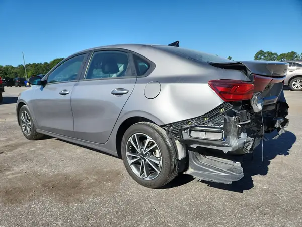 3KPF24AD6PE670912 2023 KIA FORTE - Image 2