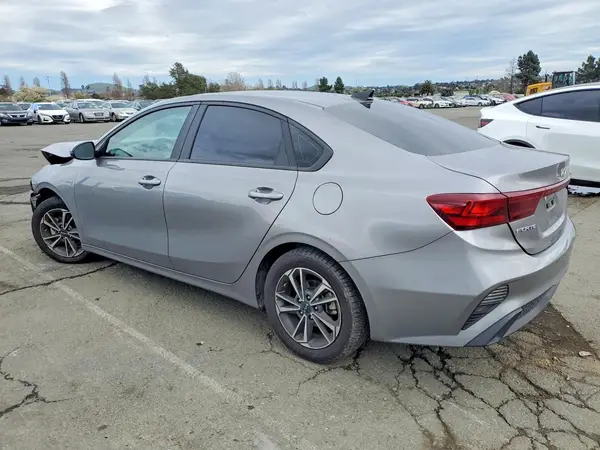 3KPF24AD6PE673406 2023 KIA FORTE - Image 2