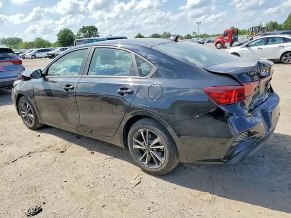 3KPF24AD6PE673440 2023 KIA FORTE - Image 2
