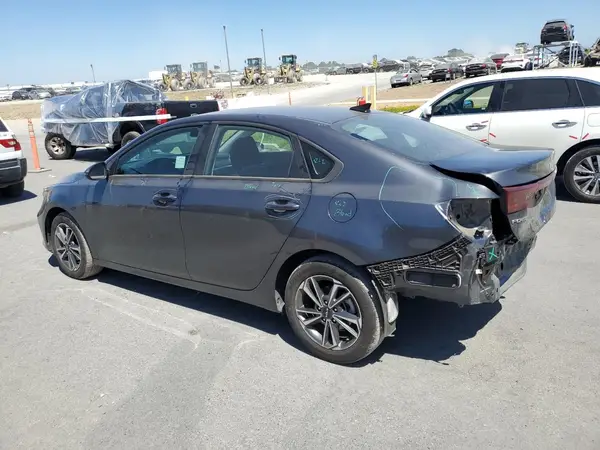 3KPF24AD6PE673633 2023 KIA FORTE - Image 2