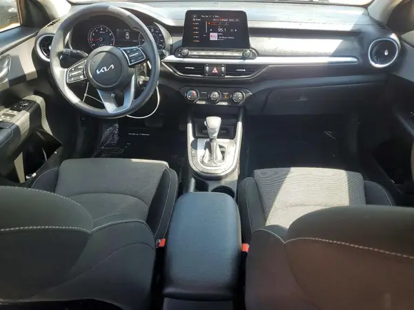 3KPF24AD6PE674054 2023 KIA FORTE - Image 8