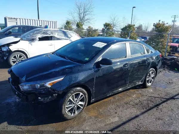 3KPF24AD6PE675270 2023 KIA FORTE - Image 2