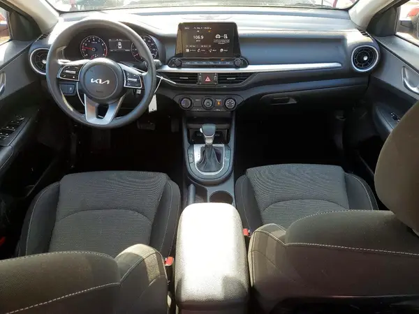 3KPF24AD6PE675981 2023 KIA FORTE - Image 8
