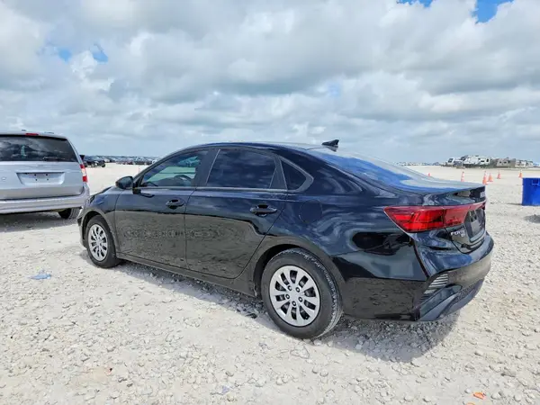 3KPF24AD6PE677519 2023 KIA FORTE - Image 2