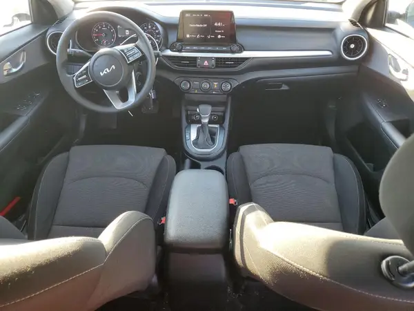 3KPF24AD6PE677620 2023 KIA FORTE - Image 8