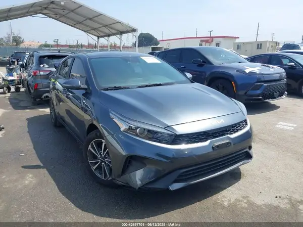 3KPF24AD6PE681585 2023 KIA FORTE - Image 1