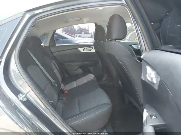 3KPF24AD6PE681585 2023 KIA FORTE - Image 8