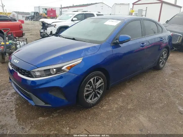 3KPF24AD6PE683112 2023 KIA FORTE - Image 2