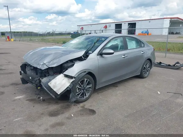 3KPF24AD6PE683997 2023 KIA FORTE - Image 2